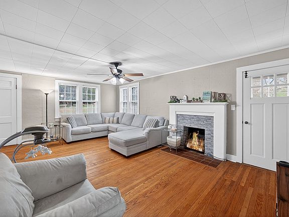 3rd image of 233 Buffalo Valley Rd