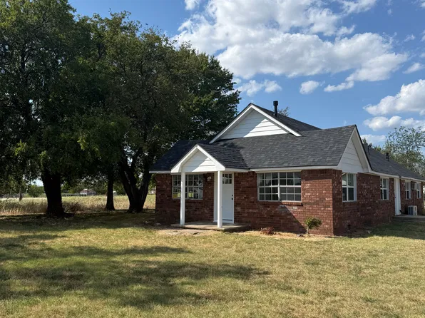 42102 Garretts Lake Rd, Shawnee, OK 74804