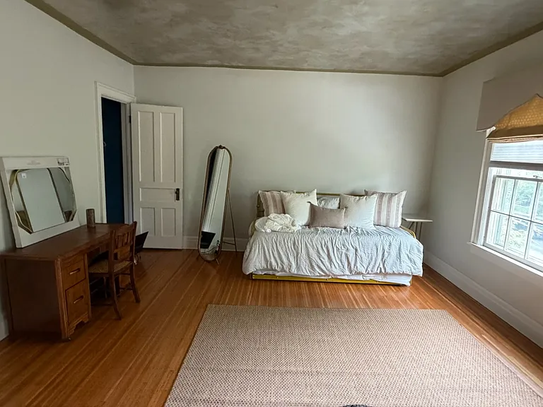 214 Norwood Ave — Photo 7