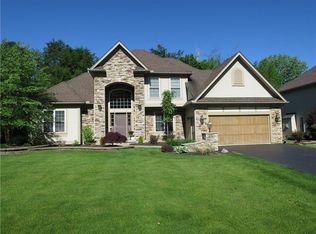 15 Boxborough Ln, Rochester, NY 14616