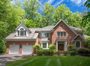 9509 Eagle Ridge Dr, Bethesda, MD 20817