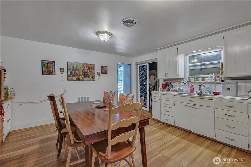 4th image of 3039 S 200th Street