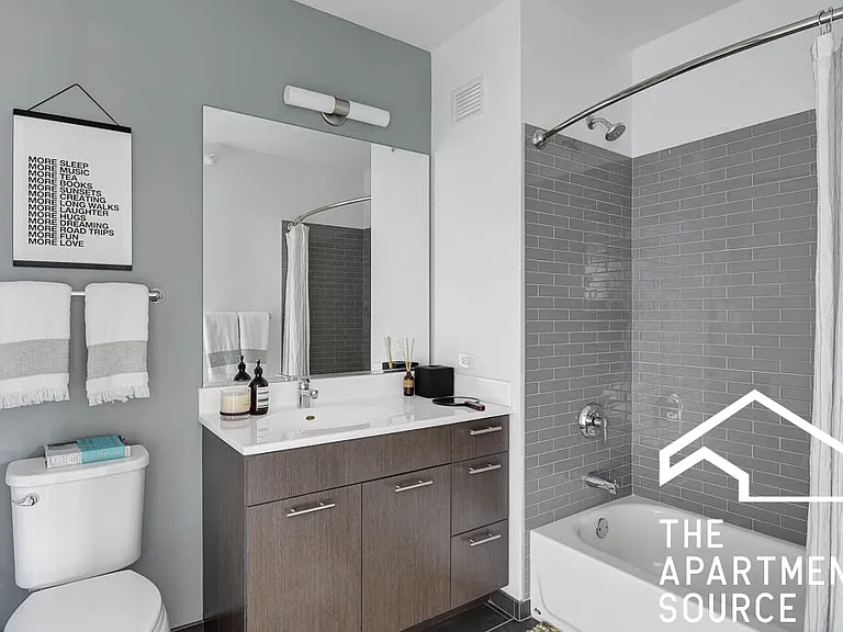637 Wells 2bed 1bath — Photo 8
