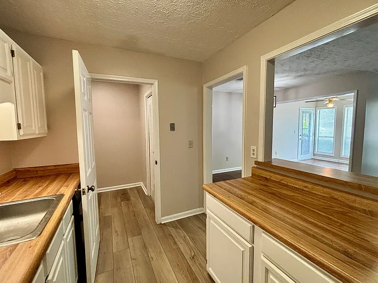 3841 Woodridge Way — Photo 10