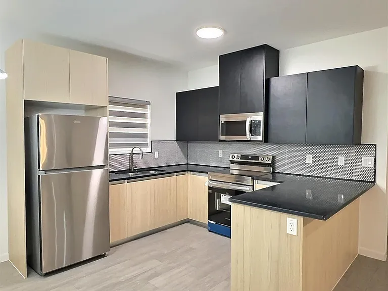 3912 Ventura Ave #1 — Photo 3