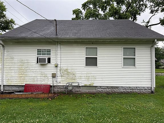 4th image of 304 E 5th St