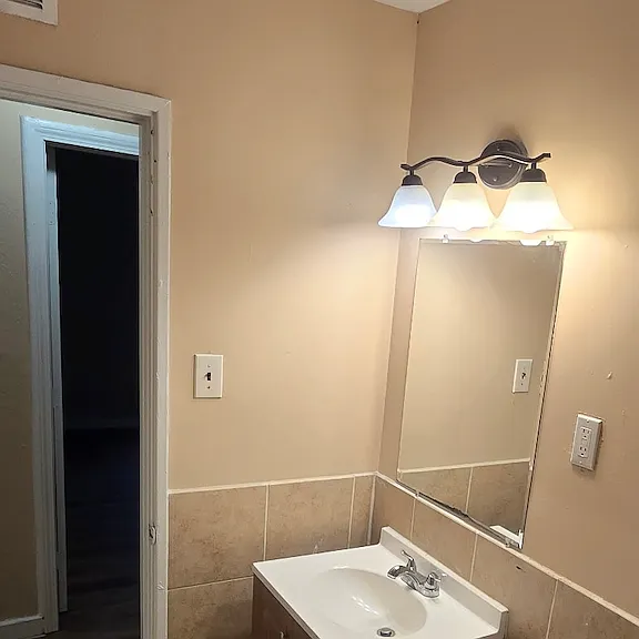 1763 Tahiti Ln — Photo 8