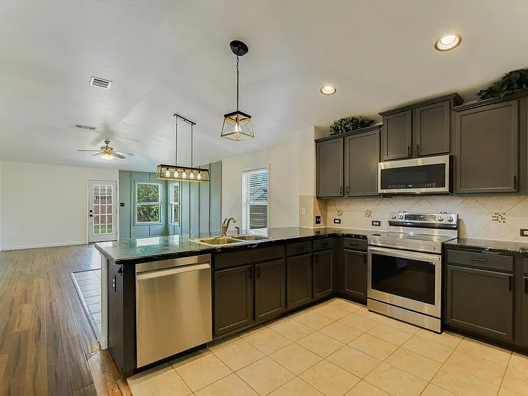 18821 Mangan Way — Photo 7