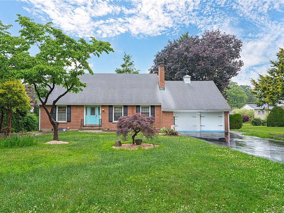 1st image of 285 Bridle Path Rd