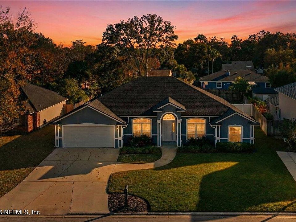 1st image of 12124 LAKE FERN Drive