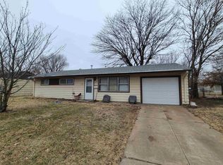 1222 Apache Dr, Salina, KS 67401