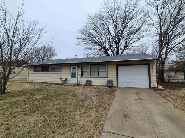 1222 Apache Dr, Salina, KS 67401
