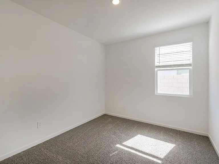 24426 W Grenadine Rd — Photo 13