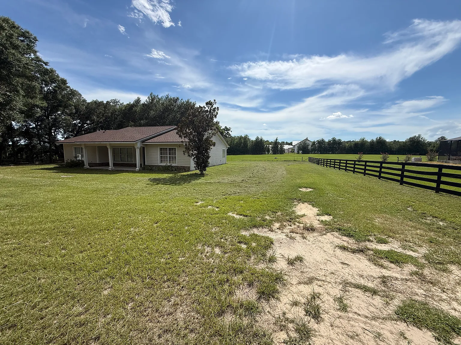 3 bed, 1832 sqft, $2,100 — Photo 3