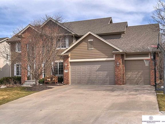 3rd image of 3911 S 193rd Cres