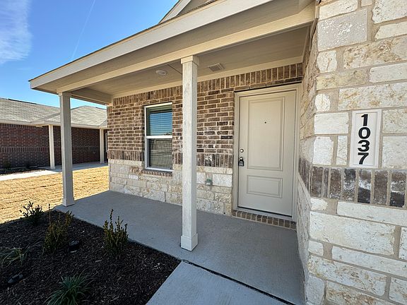 4th image of 1037 Cortijo Way