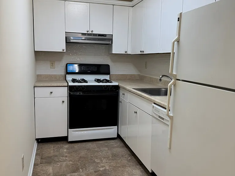 235 Henry Ave #12E — Photo 2
