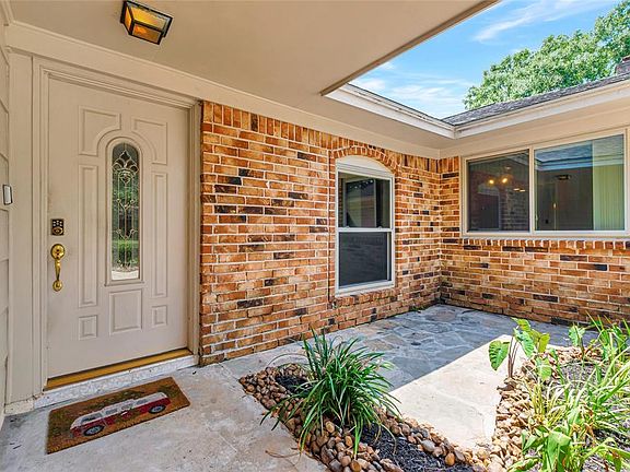 3rd image of 16446 Brookvilla Dr