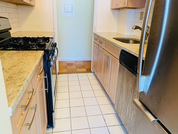 5th image of 225 Saint Pauls Ave APT 9C