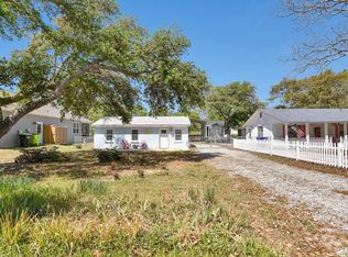105 NE 13th St, Oak Island, NC 28465