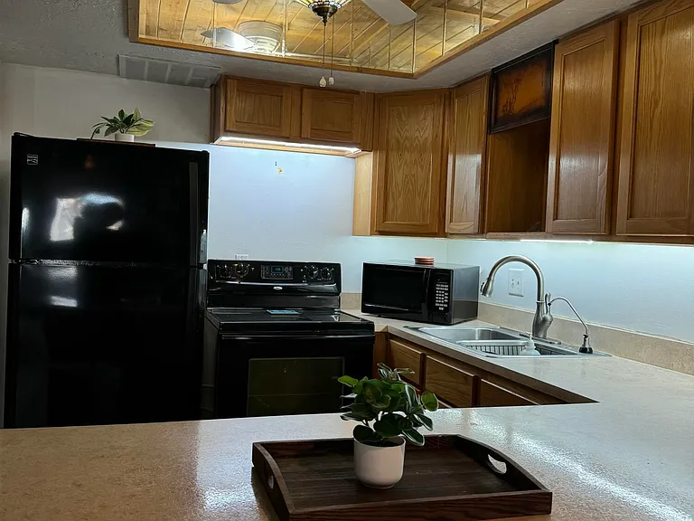 8154 Ridgewood Ave — Photo 11