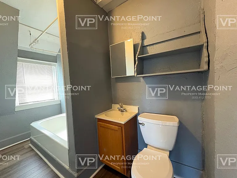 1270 Crooks St — Photo 11