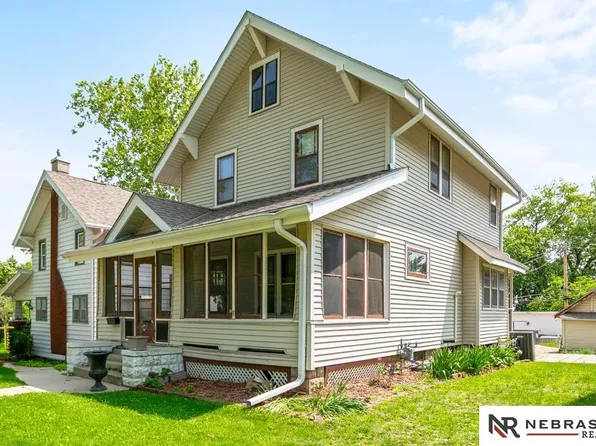 2205 Hanscom Blvd, Omaha, NE 68105