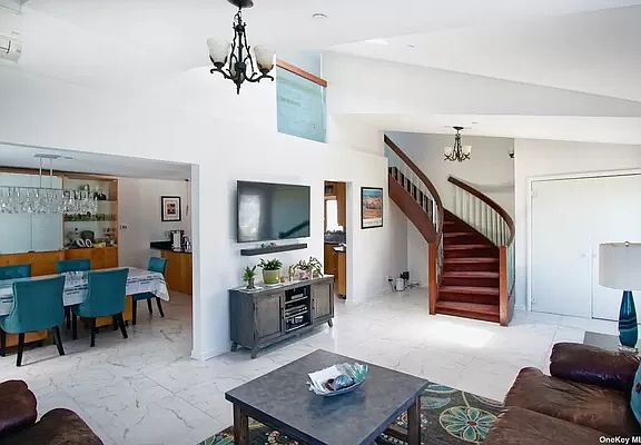 2nd image of 163-42 96th St
