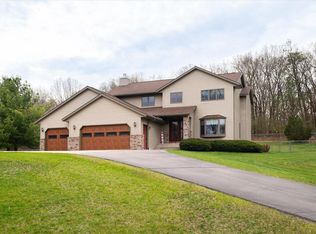 8416 Idyllview Ave, Sparta, WI 54656