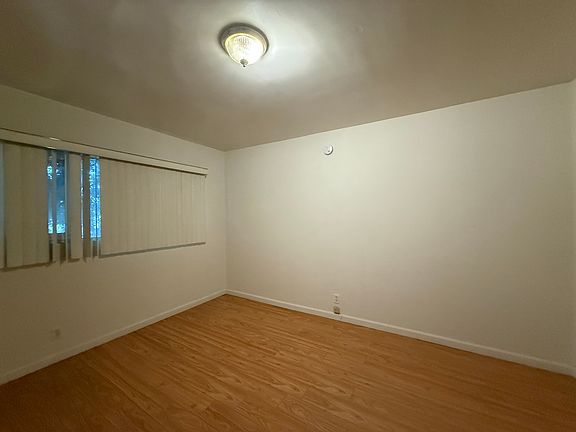 5th image of 655 N Lucerne Blvd #2