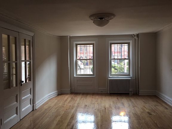 3rd image of 31 Madison Ave #1