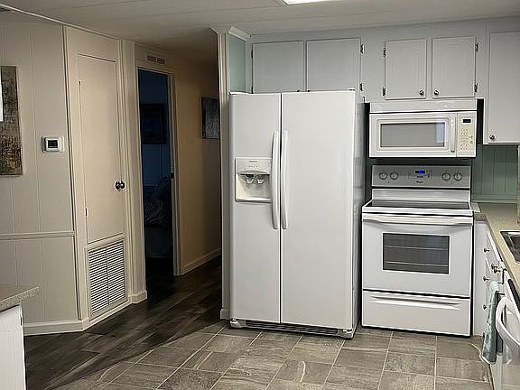 2nd image of 220 Palm Cove Dr