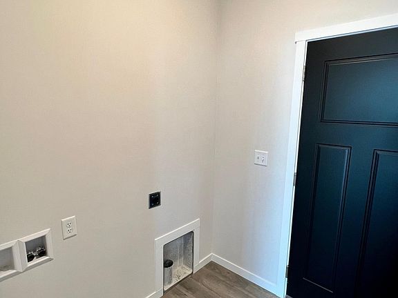 5th image of 121 Atlantic Cir