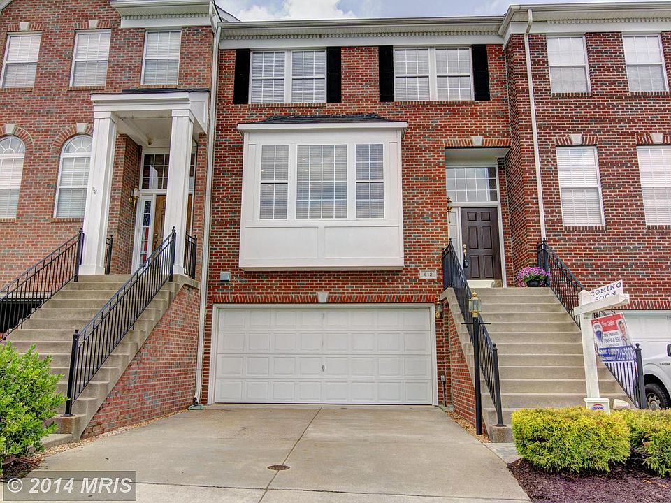 1st image of 812 Sydney Ter NE