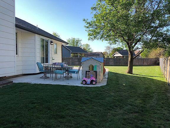 5th image of 106 N Finch Ct
