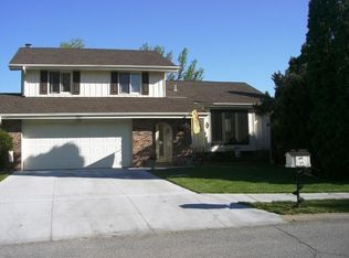 10817 Curtis Avenue Cir, Omaha, NE 68164