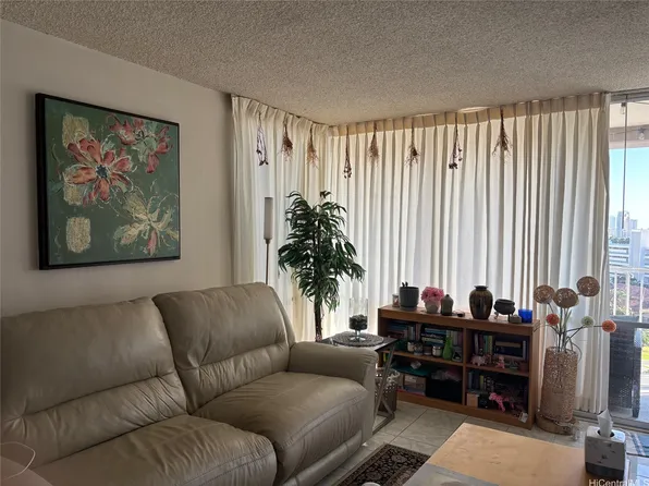 1617 Keeaumoku St APT 808, Honolulu, HI 96822