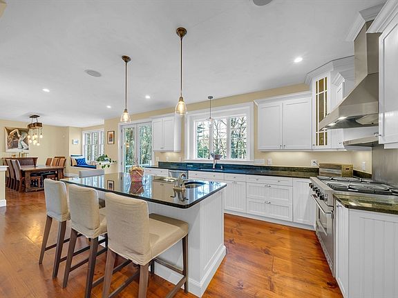 5th image of 18 Stonebridge Rd