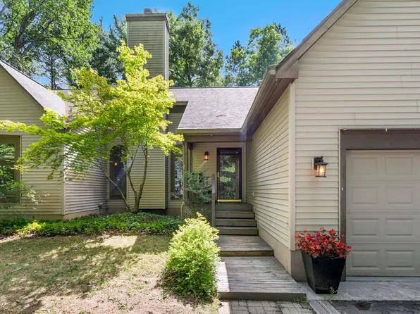 5522 Trager Rd, Traverse City, MI 49696