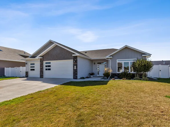 7441 15th St S, Fargo, ND 58104