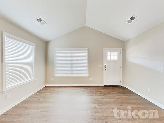 4th image of 221 Everard Ln