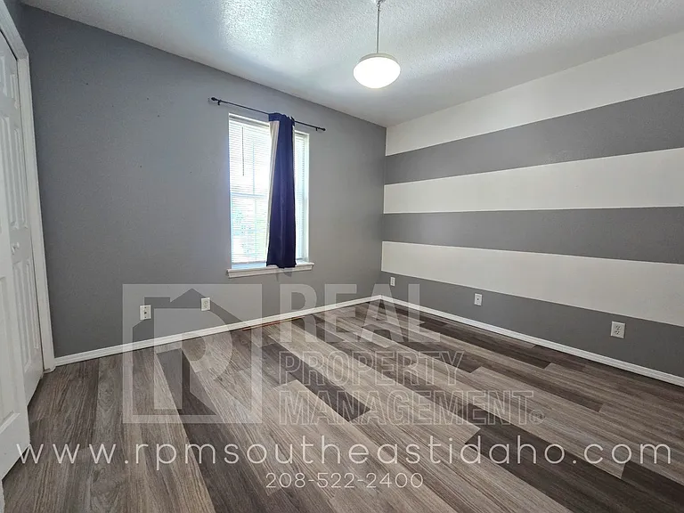 2803 E Chasewood Dr — Photo 11