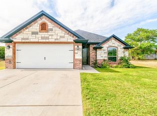1318 Laredo Dr, Granbury, TX 76048
