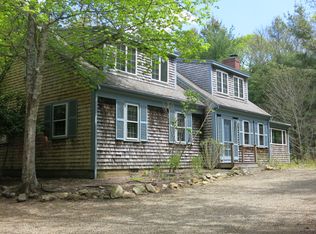 26 Manaquayak Rd, West Tisbury, MA 02575