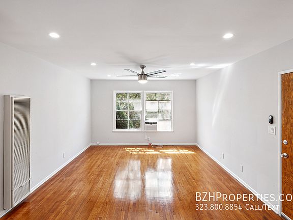 3rd image of 5335 1/2 Vantage Ave #5