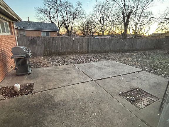 2nd image of 1227 N Baltimore Ave