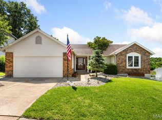 16448 Green Pines Dr, Ballwin, MO 63011