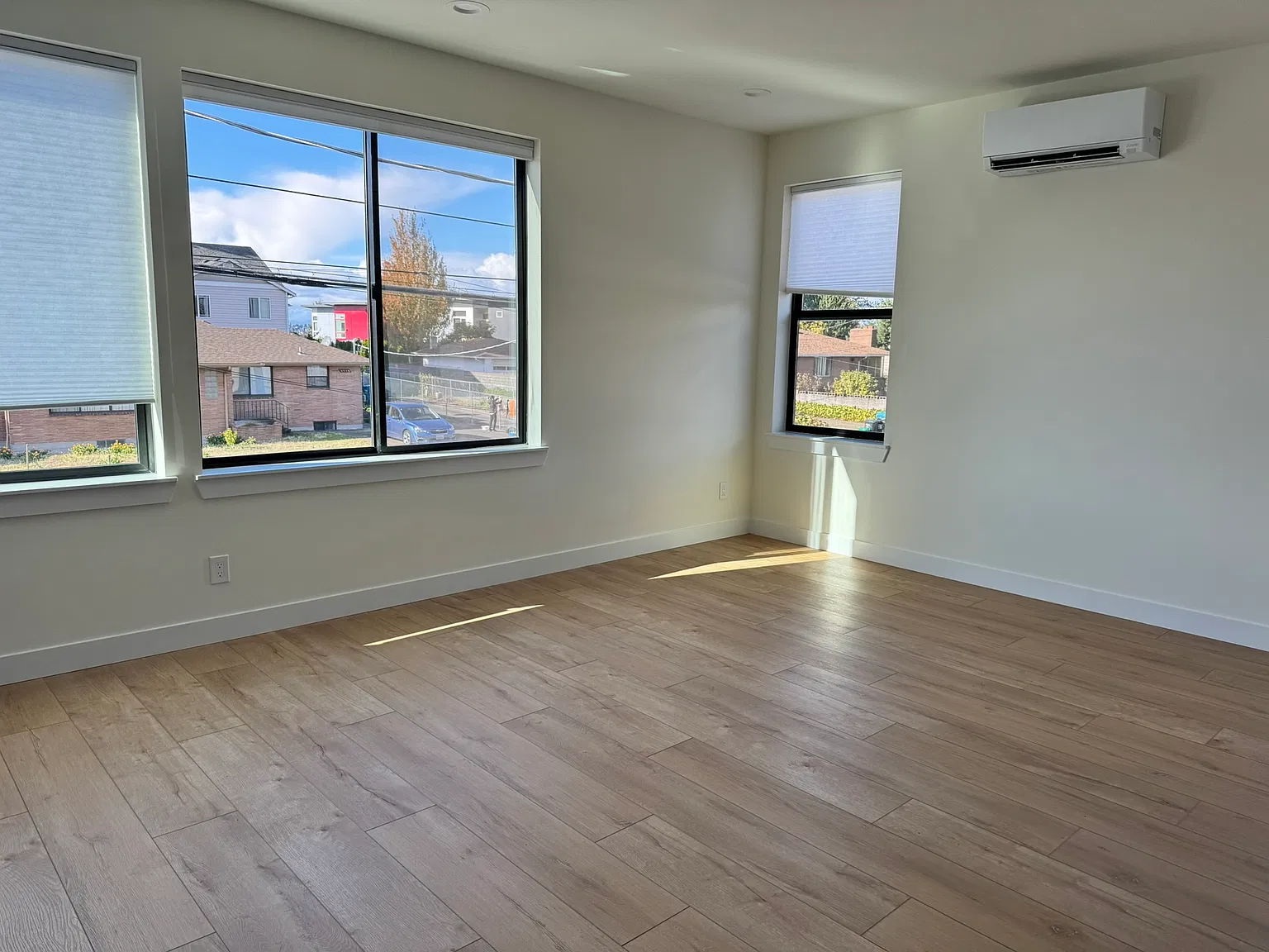 2 bed, 2.5 bath, 1000 sqft, $3,300 — Photo 3