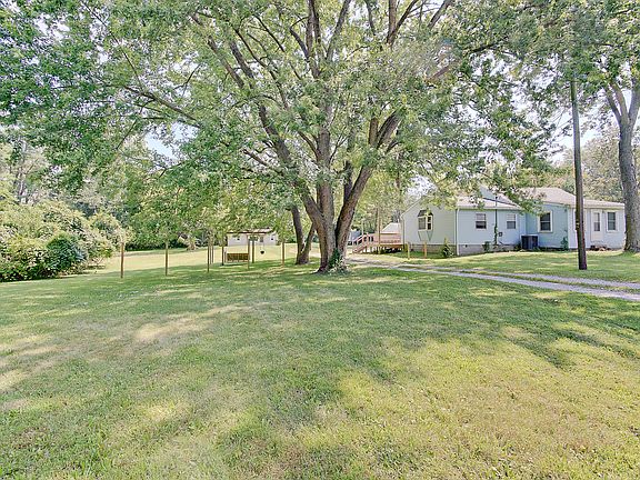 2nd image of 1365 N High School Rd