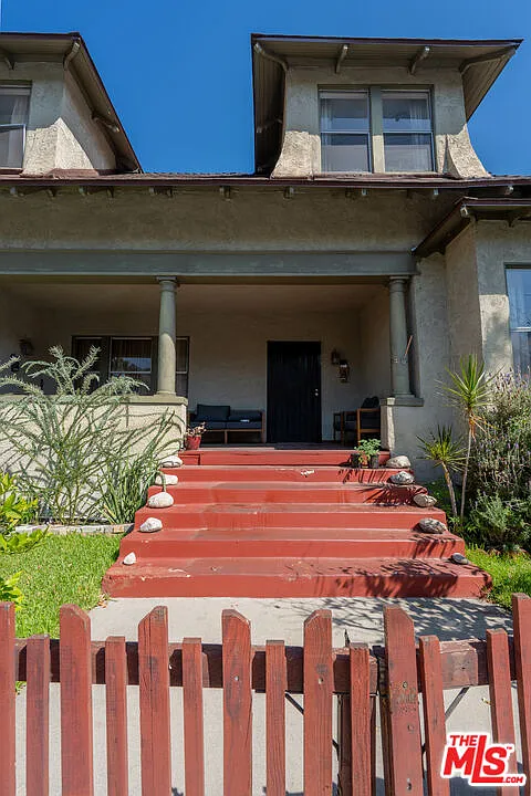 4 bed, 3.0 bath, 1900 sqft, $4,195 — Photo 4